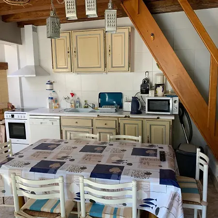 Maison De Pays Au Centre Du Village *