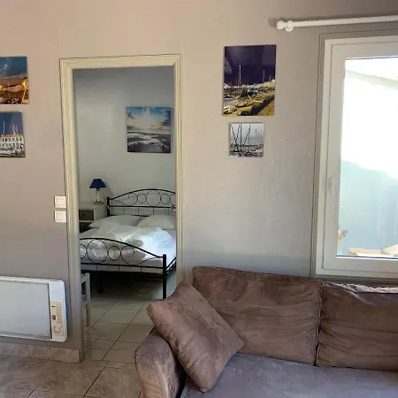 Hébergement de vacances Maison De Pays Au Centre Du Village *