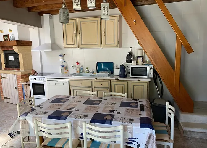 Maison De Pays Au Centre Du Village *