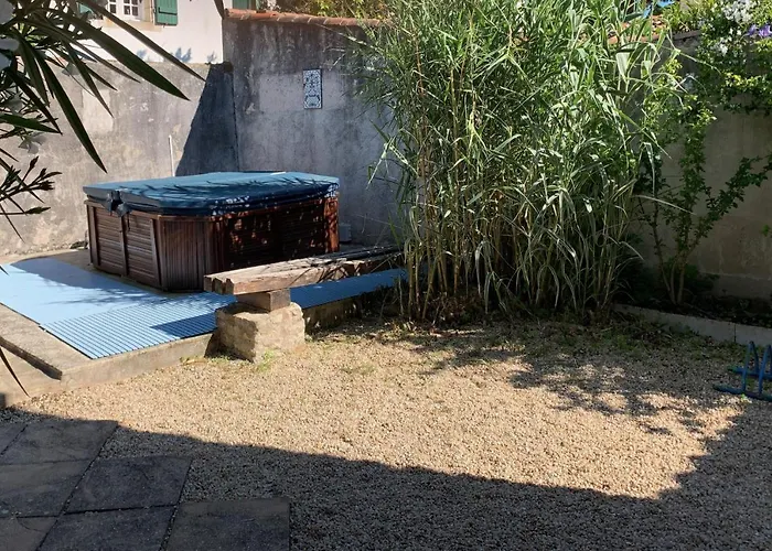 Maison De Pays Au Centre Du Village Holiday home *